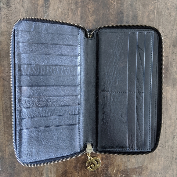Gucci Black Python Zip Around Wallet - Picture 3 of 4